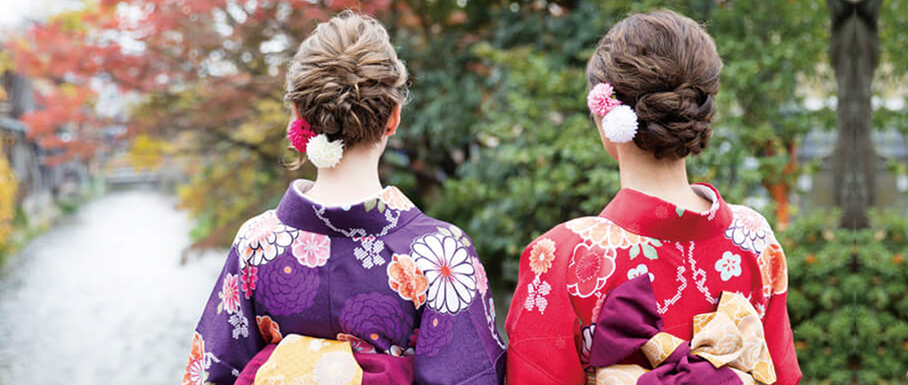 班行動や自由行動に着物で京都散策が大人気