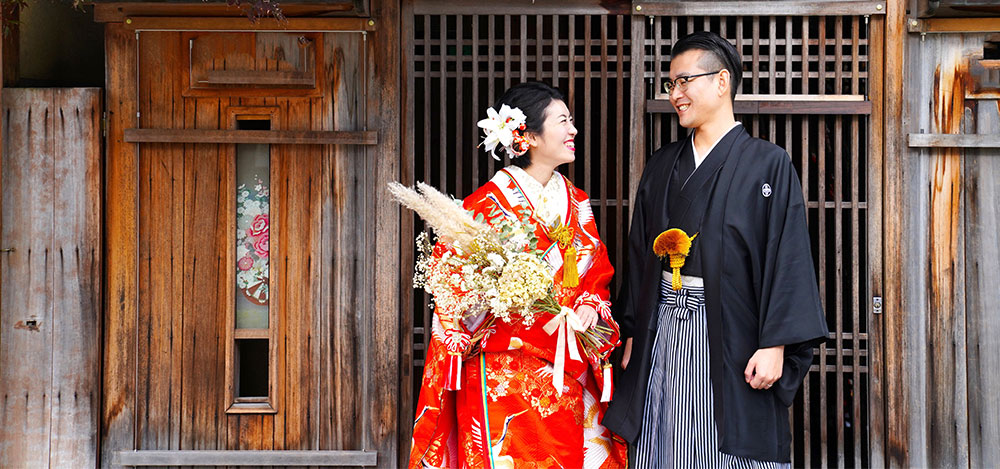 日本の伝統的な花嫁衣装である打掛